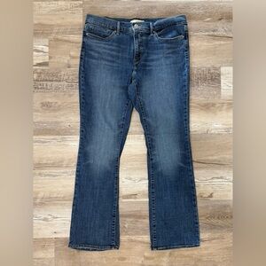 Levi’s 315 Shaping Bootcut Jeans Women’s Size 18 Medium Wash